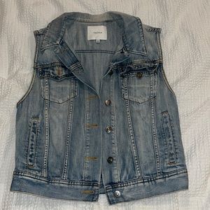 Aritzia cropped jean vest great condition worn once